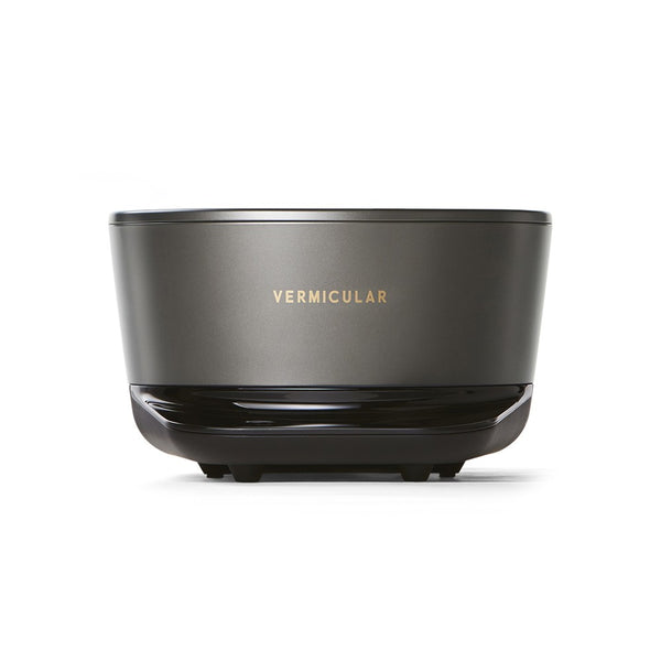 Vermicular 23cm / 3.7L 日本原裝 IH 琺瑯 電子鑄鐵鍋 / 小V鍋（7-10人份）Smart 簡配款（僅主鍋與底座套組） - 松露黑色【B 級商品，無保固】