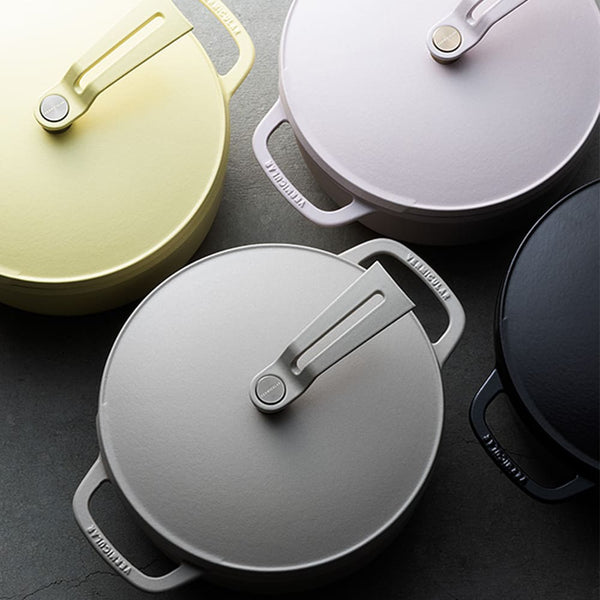 Vermicular OP2 22cm 2.5L 日本琺瑯鑄鐵鍋 / 小V鍋 - 海鹽白款（適合 4 - 5 人份料理）【B 級商品，無保固】★ - restyle2050